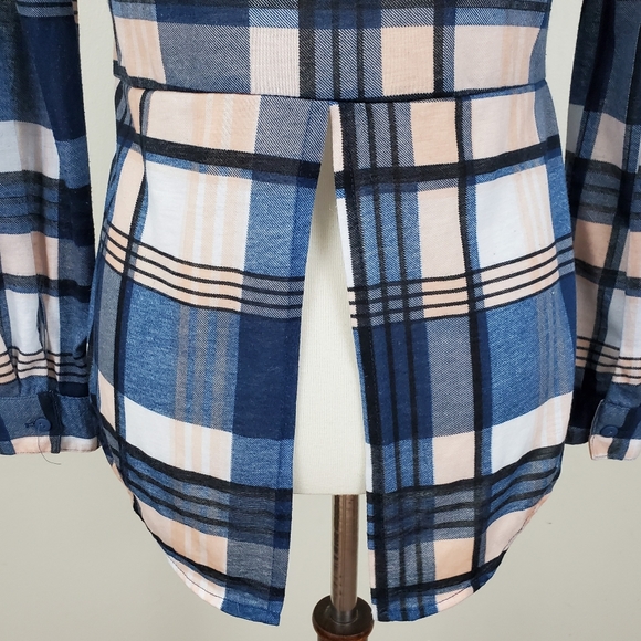 A&K Originals Split Back Flannel Shirt - Picture 11 of 12